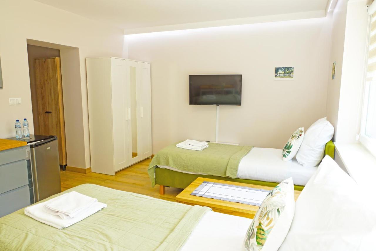 Nad Stawem Apartment อุสทรอน ภายนอก รูปภาพ