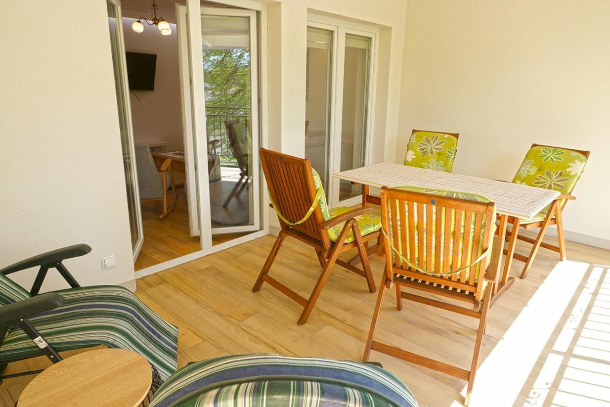 Nad Stawem Apartment อุสทรอน ภายนอก รูปภาพ