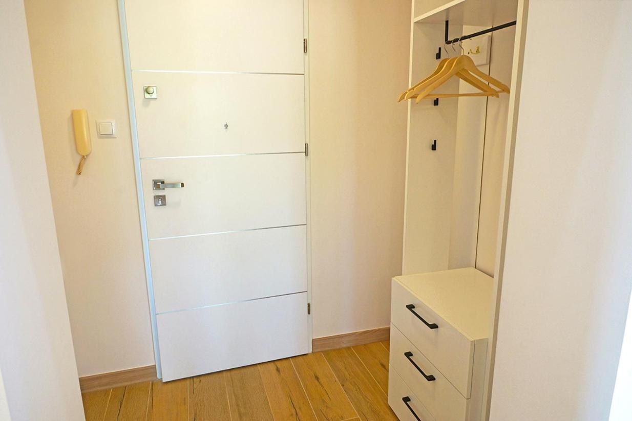 Nad Stawem Apartment อุสทรอน ภายนอก รูปภาพ