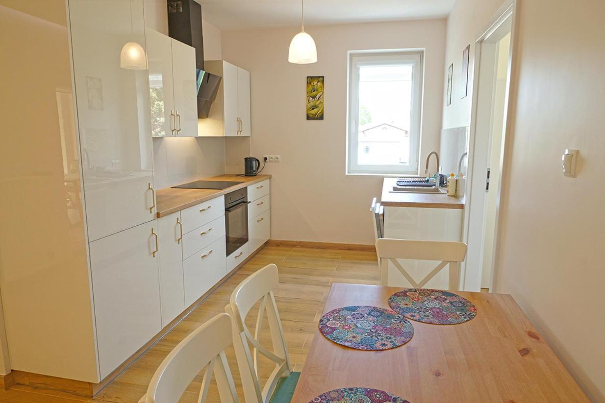 Nad Stawem Apartment อุสทรอน ภายนอก รูปภาพ